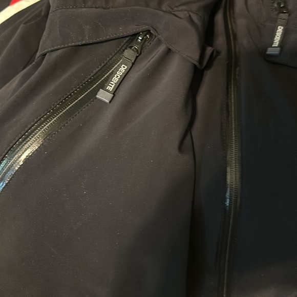 Descente Men's Black and Red Ski Jacket climate condition airdrive jacket - Picture 5 of 12